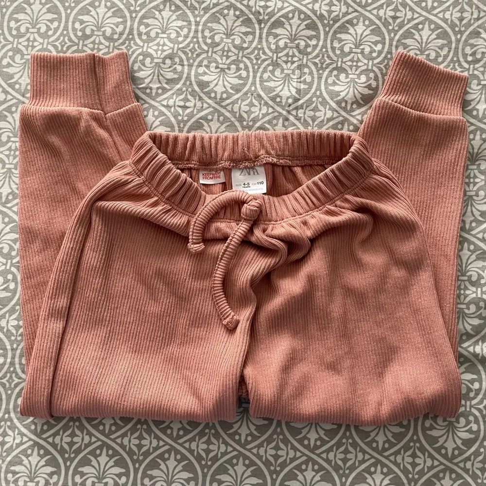 NWOT - Zara Joggers - Size 4-5 - Picture 1 of 4